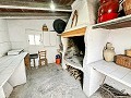 Prachtig veld met renovatiepotentieel in Almansa in Real Estate Alicante