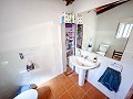 Prachtig veld met renovatiepotentieel in Almansa in Real Estate Alicante