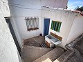 Prachtig veld met renovatiepotentieel in Almansa in Real Estate Alicante