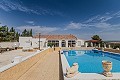 Atemberaubende freistehende Villa in Yecla mit Pool und Garage in Real Estate Alicante