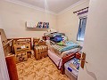 Atemberaubende freistehende Villa in Yecla mit Pool und Garage in Real Estate Alicante