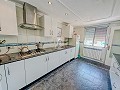 Atemberaubende freistehende Villa in Yecla mit Pool und Garage in Real Estate Alicante