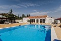 Atemberaubende freistehende Villa in Yecla mit Pool und Garage in Real Estate Alicante