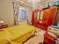 Atemberaubende freistehende Villa in Yecla mit Pool und Garage in Real Estate Alicante