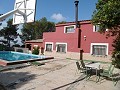 Villa mit Gästehaus und Pool in Real Estate Alicante