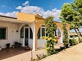Wunderschön erhaltenes Landhaus in atemberaubender Yecla-Lage in Real Estate Alicante