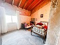 Riesiges Haus auf dem Land mit Grundstücken in Pinoso in Real Estate Alicante