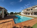 Superbe demeure avec piscine privée, terrain de sport et espace barbecue in Real Estate Alicante