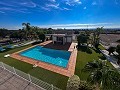 Superbe demeure avec piscine privée, terrain de sport et espace barbecue in Real Estate Alicante