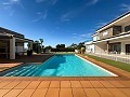 Superbe demeure avec piscine privée, terrain de sport et espace barbecue in Real Estate Alicante