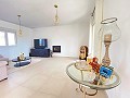 Hermosa villa de 3 dormitorios casi nueva in Real Estate Alicante
