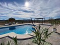 Hermosa villa de 3 dormitorios casi nueva in Real Estate Alicante