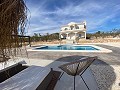 Hermosa villa de 3 dormitorios casi nueva in Real Estate Alicante