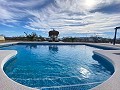 Hermosa villa de 3 dormitorios casi nueva in Real Estate Alicante