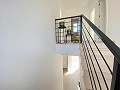 Hermosa villa de 3 dormitorios casi nueva in Real Estate Alicante