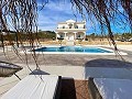 Hermosa villa de 3 dormitorios casi nueva in Real Estate Alicante