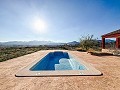 Charmante Villa de 4 Chambres avec de Superbes Vues Panoramiques in Real Estate Alicante